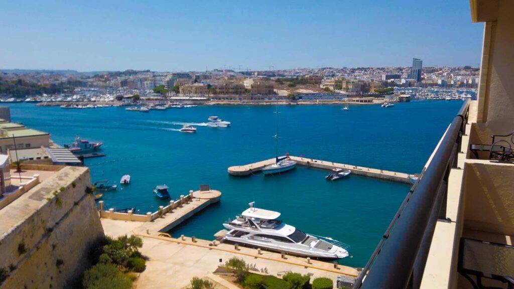 Valletta Malta widok z hotelu Grand Excelsior