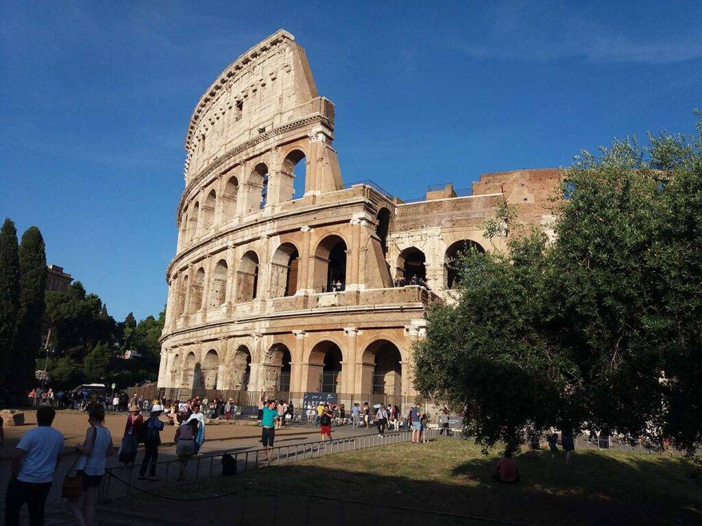 Rzym Koloseum atrakcje wiecznego miasta.