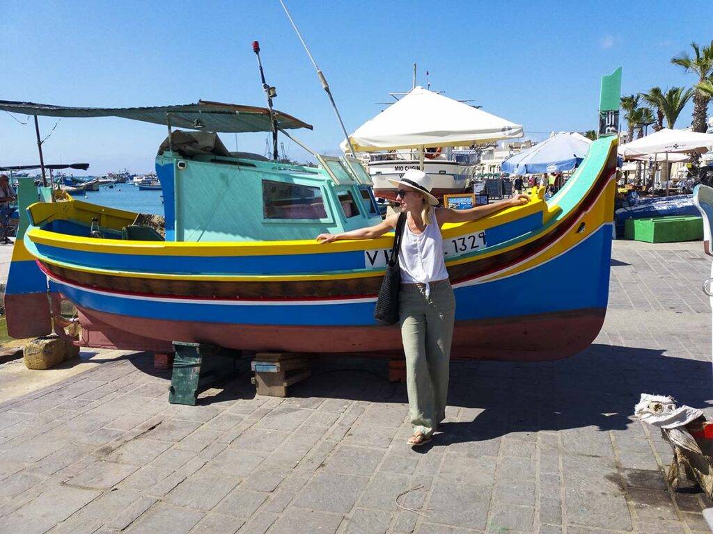 Marsaxlokk Malta kolorowe łódki wizytówka Malty