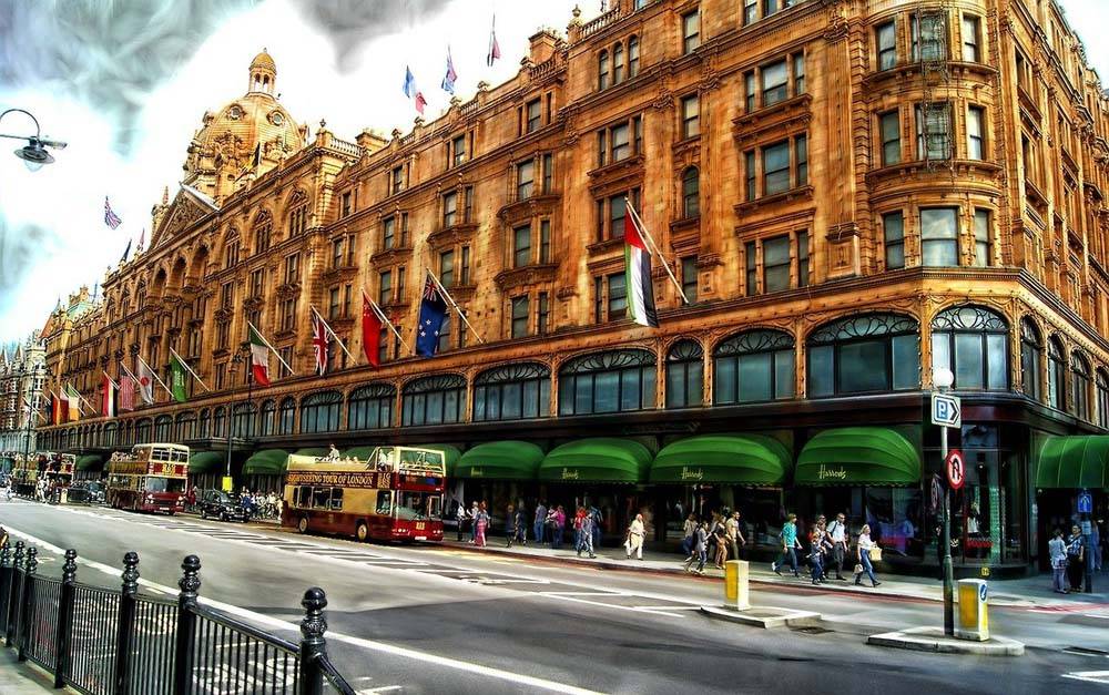 Londyn Harrods luksusowe centrum handlowe - atrakcje które trzeba zobaczyć w Londynie
