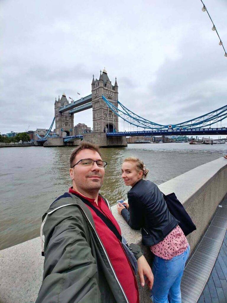 Londyn Tower Bridge jedna z bardziej rozpoznawalnych atrakcji Londynu