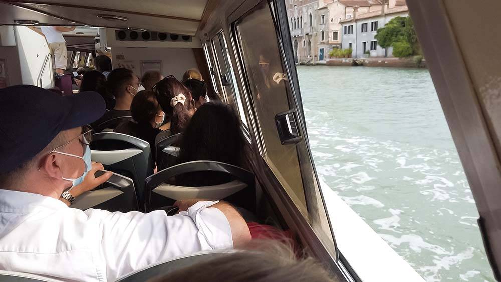 Ceny w Wenecji wodny autobus i wodne taxi.