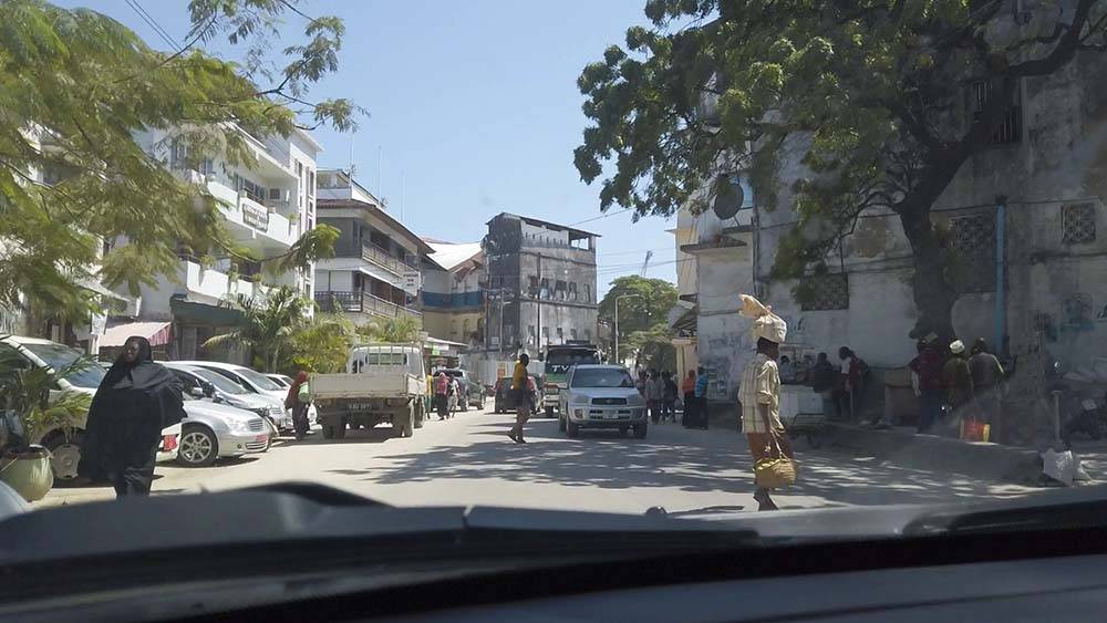 Jaki jest ruch drogowy na Zanzibarze. Czy ruch jest lewo czy prawo stronny?