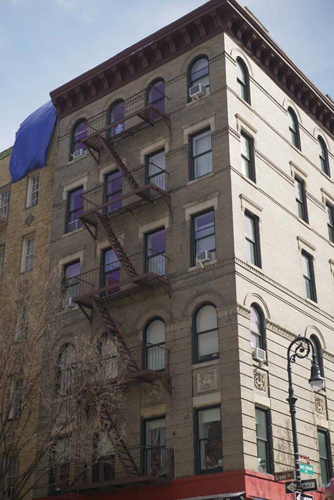 Budynek z serialu "Przyjaciele" - "Friends" w Nowym Jorku.
