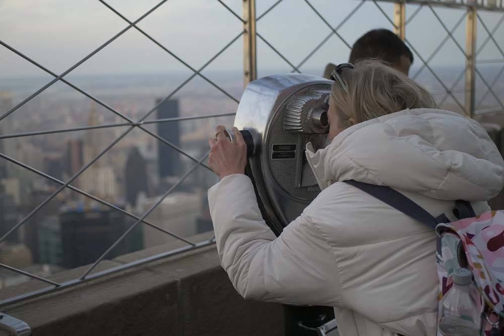 Atrakcje Nowego Jorku, wjazd na wieżowiec Empire State Building.