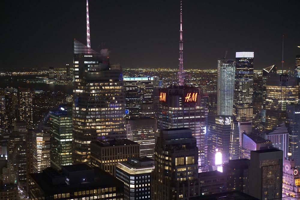 Atrakcja Nowego Jorku wieżowiec Top of the Rock widok w nocy