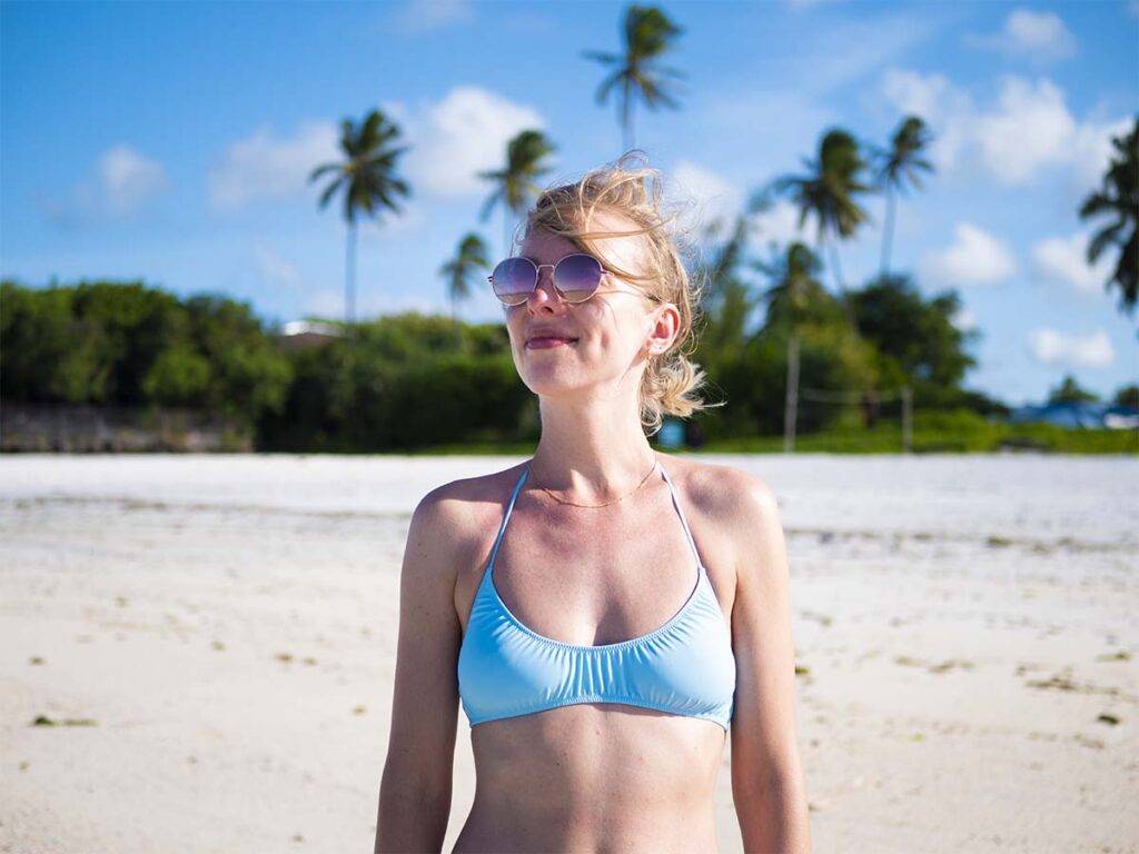Jakie rzeczy zabrać na Zanzibar na wakacje - okulary słoneczne z filtrem UV