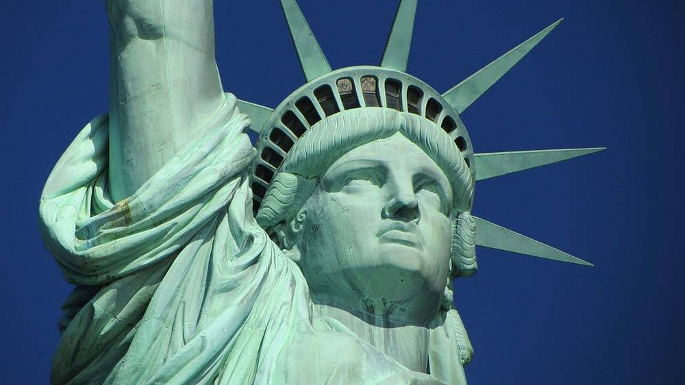 Statua Wolności to jedna z największych atrakcji Nowego Jorku, którą trzeba odwiedzić