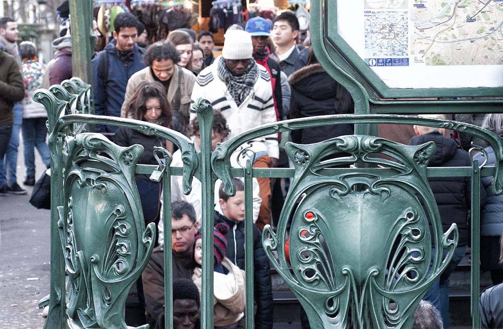 Paryż metro jak nie dać się okraść kieszonkowcom?