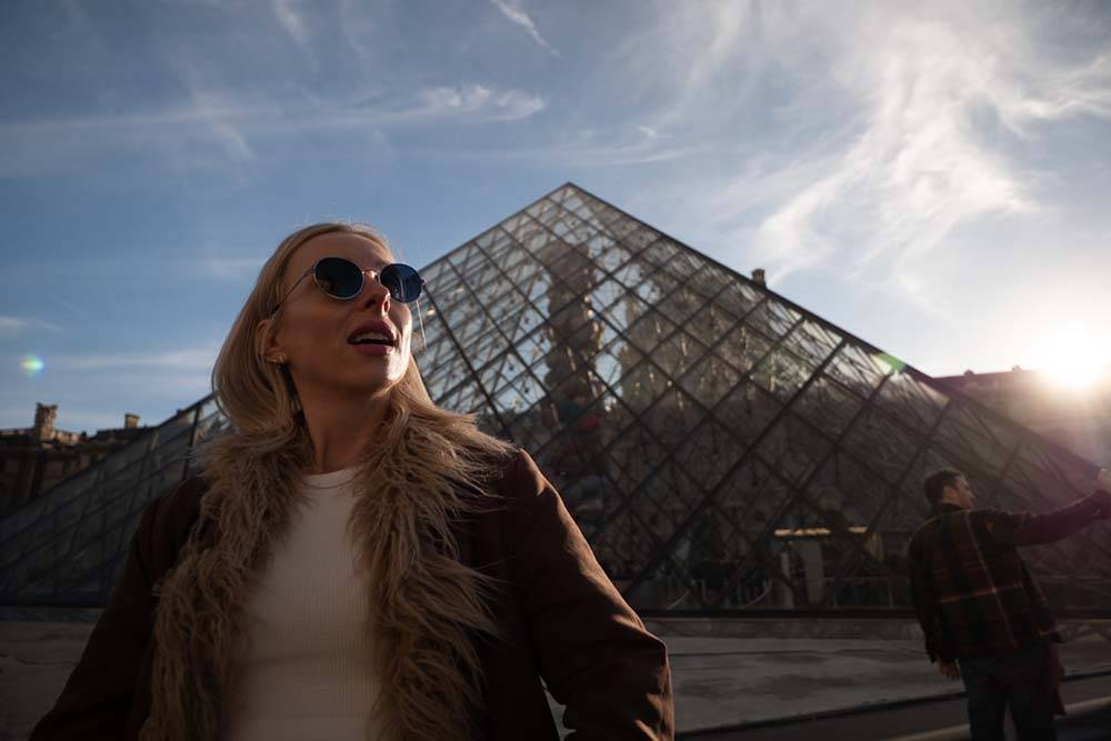 Piramida w Luwrze Paryż