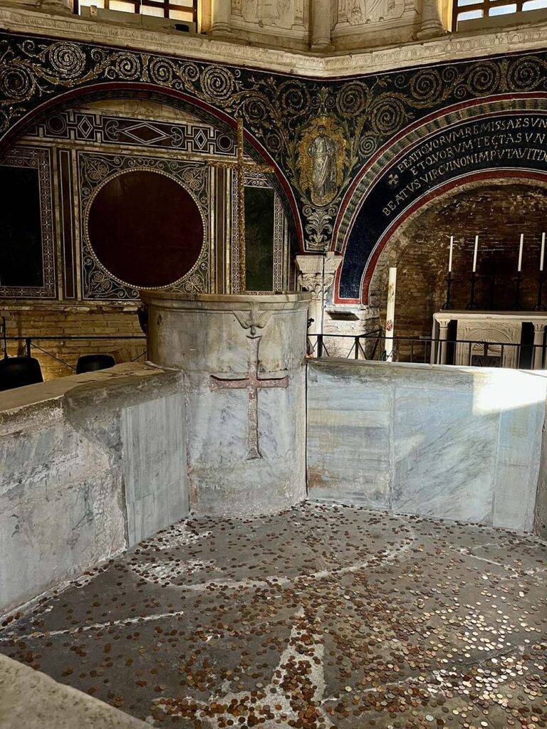 Atrakcje miasta Ravenna, których nie można pominąć, baptysterium