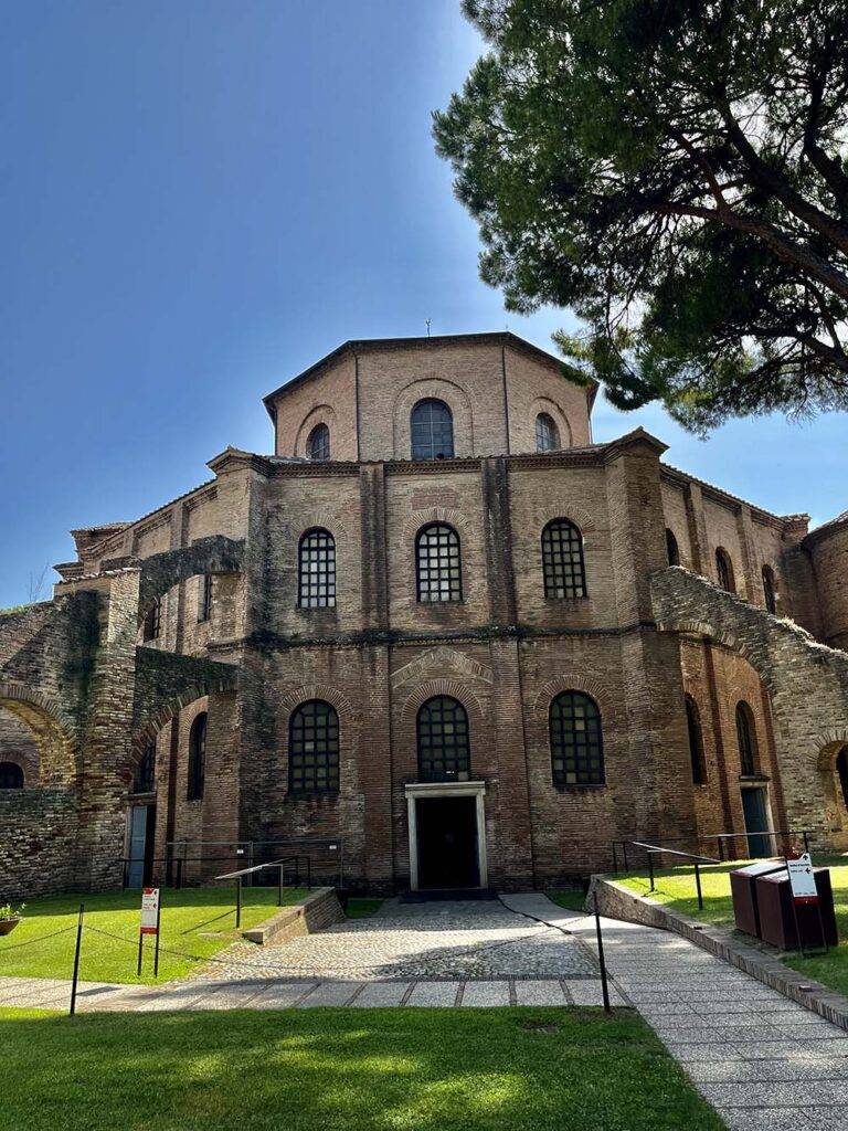 Kościół świętego Witalisa w Ravennie atrakcje miasta blog podróże