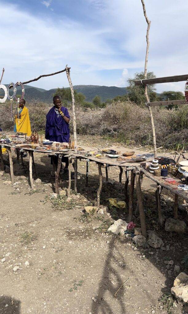 Pamiątki z wioski Masajów blog podróżniczy