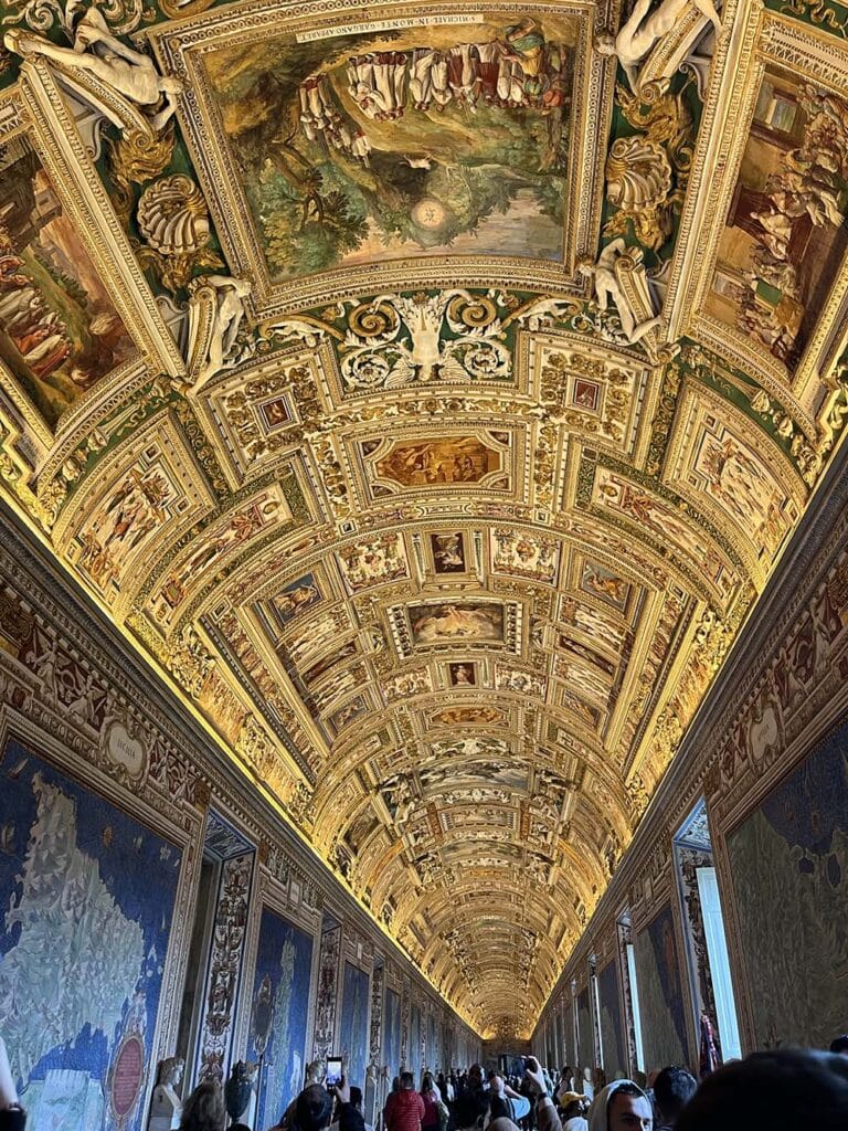 Muzeum watykańskie atrakcje Rzymu na blogu podróżniczym