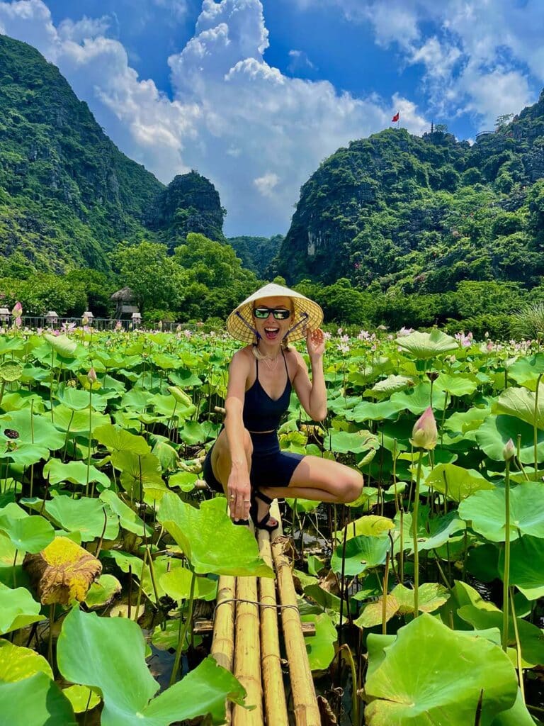 Ninh Binh i zapierające dech w piersiach jezioro lilii najpiękniejsze miejsca w Wietnamie