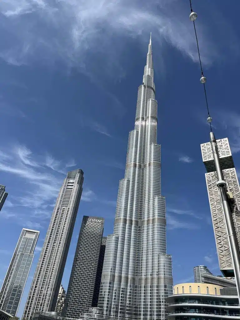 Burdż Chalifa podróż do Dubaju na własną rękę, co warto zobaczyć