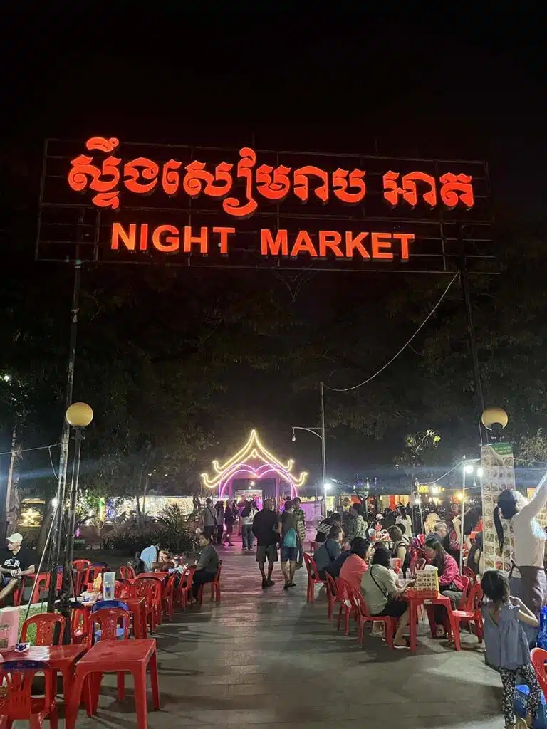 Lokalne nocne markety z jedzeniem Kambodża Siem Reap