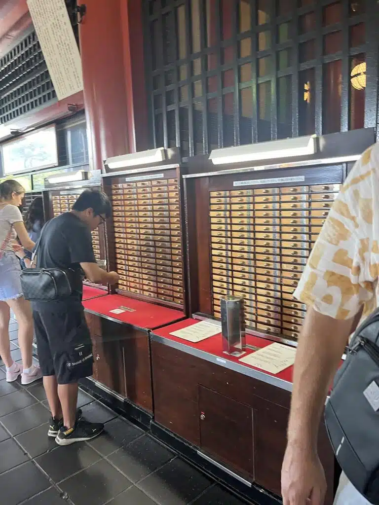 Świątynia Senso-Ji, jak zwiedzać Tokio
