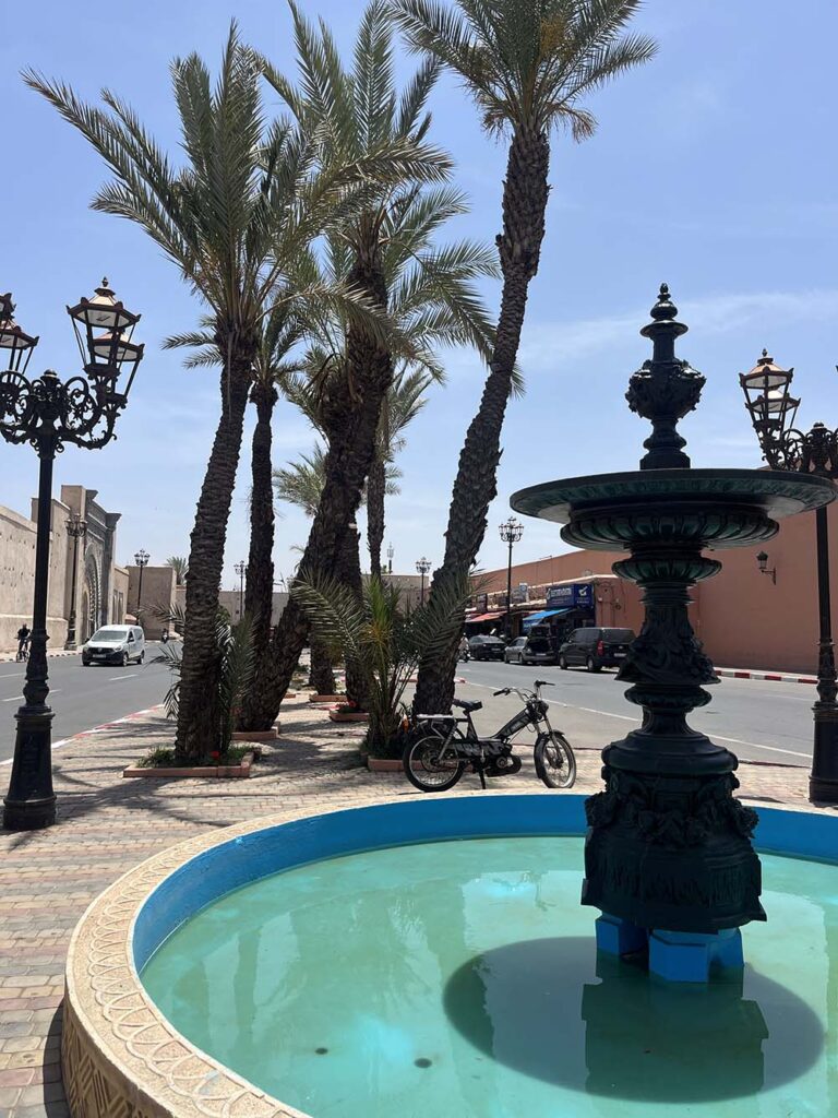 atrakcje czerwonego miasta Maroko, Marrakesz co zobaczyć? 10 atrakcji, czy warto zwiedzić je wszystkie? Stare miasto Marrakesz Maroko, co zobaczyć w medinie