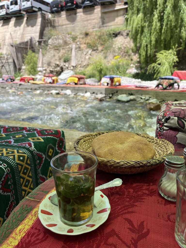ourika valley Maroko, Marrakesz co zobaczyć? 10 atrakcji, czy warto zwiedzić je wszystkie? Herbata miętowa Maroko Marrakesz